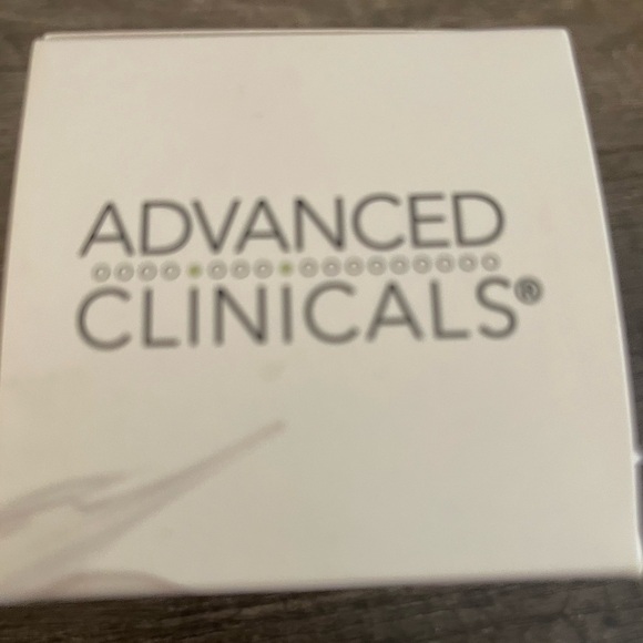 Advance clinical plant based collagen multi lift moisturizer plump up fine lines - Picture 4 of 5